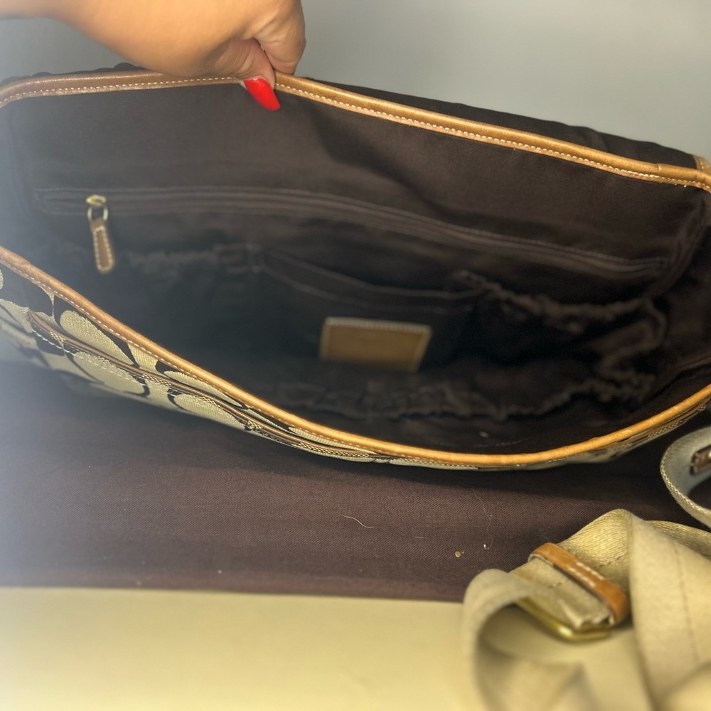 Coach Brown & Multicolor Canvas Messenger comes with dust bag and changing pad - Picture 8 of 10